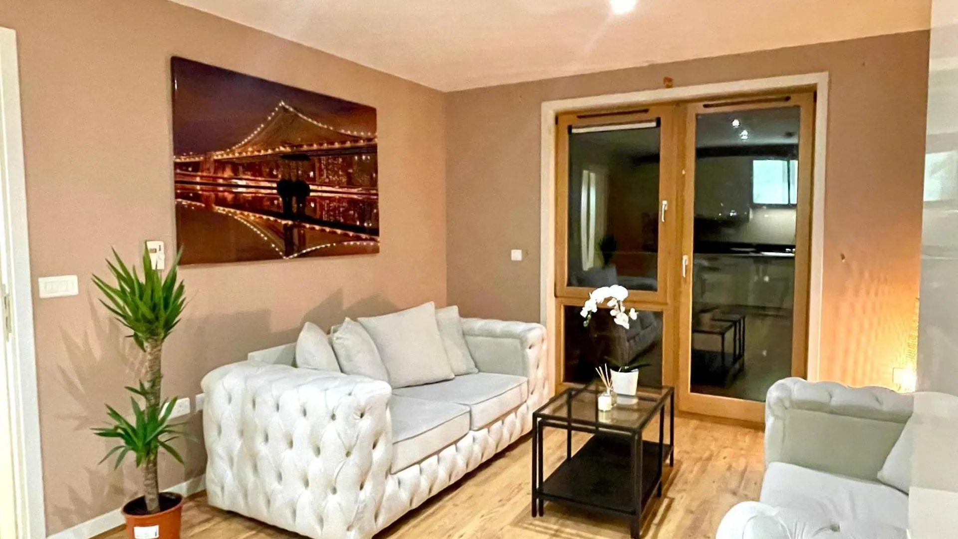 Stylish Central Apt At Aviva Dublin Írország